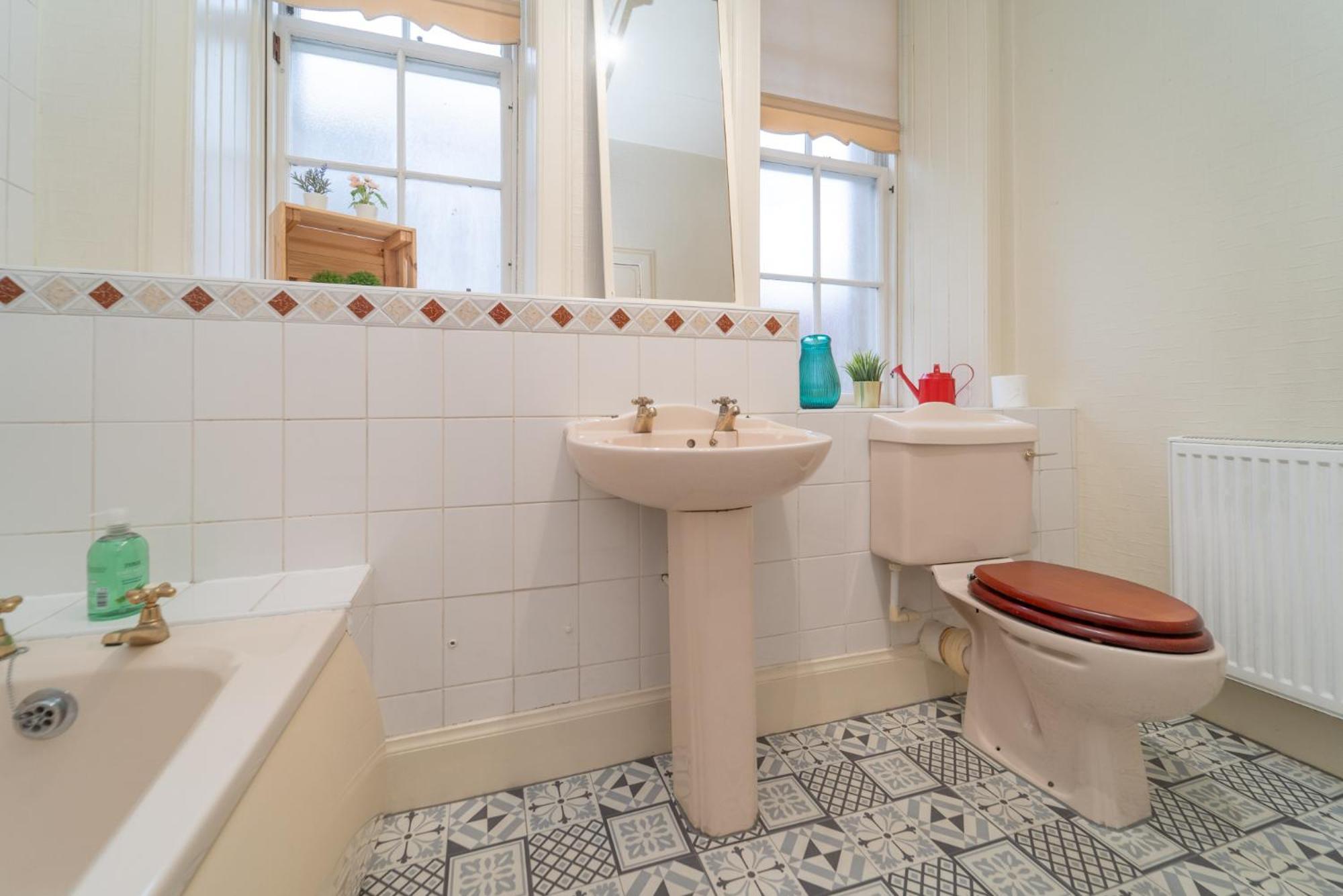 Large City Corner Apartment Edinburgh Bagian luar foto